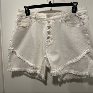 NWOT Judy Blue White High-Rise Button-Front Frayed Tulip Hem 5”inseam Shorts 2XL